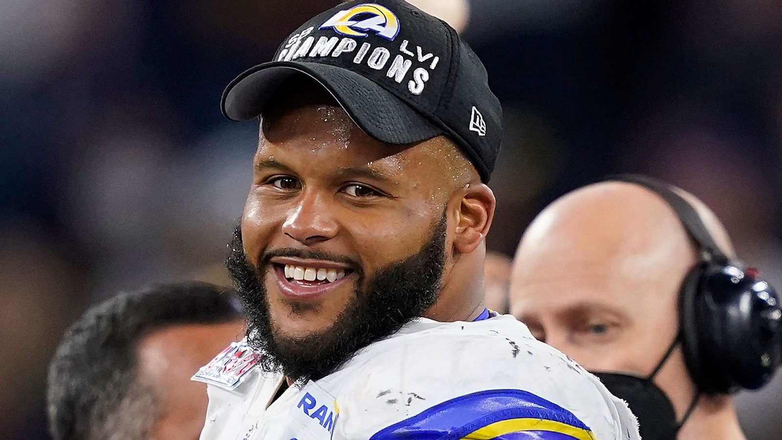 Aaron Donald Returns from Retirement to Rejoin Los Angeles Rams