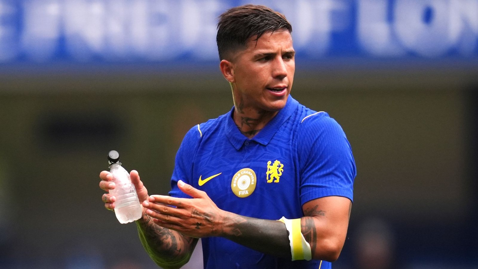 Manchester City Initiates Talks with Chelsea for Enzo Fernandez Transfer