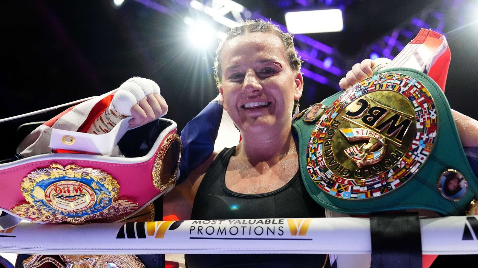 Chantelle Cameron Confirms Advanced Talks for Fight Against Claressa Shields