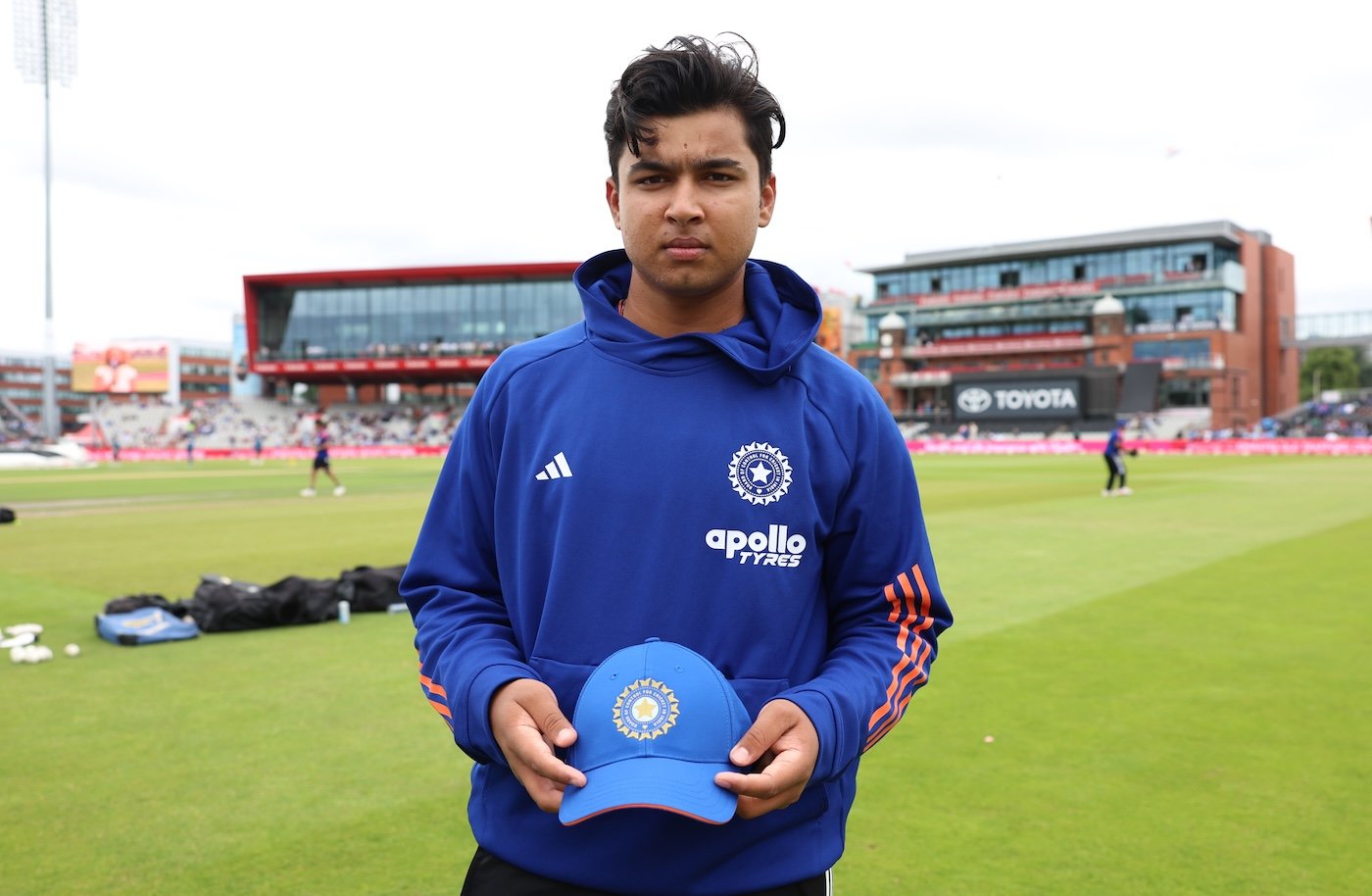 India bat first and hand Sooryavanshi his debut in Manchester
