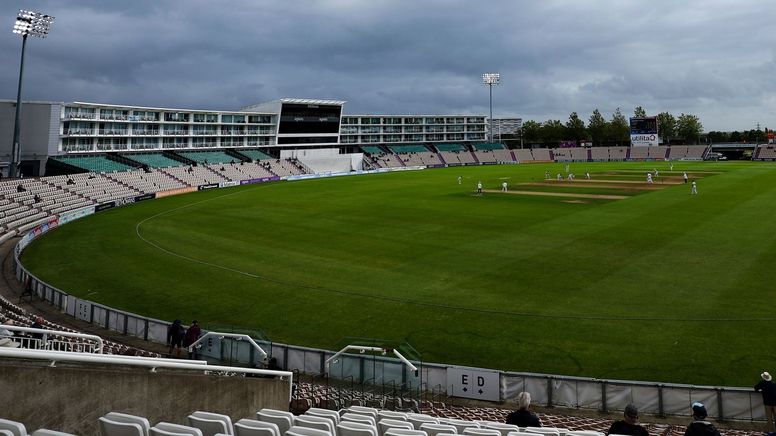 Hampshire Withdraws Signing of Scott Kuggeleijn Amid Controversy