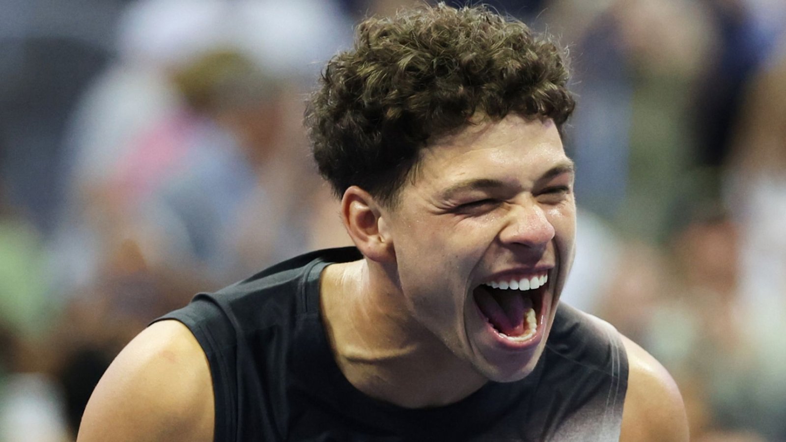 Ben Shelton Upsets Carlos Alcaraz in Thrilling US Open Quarterfinal
