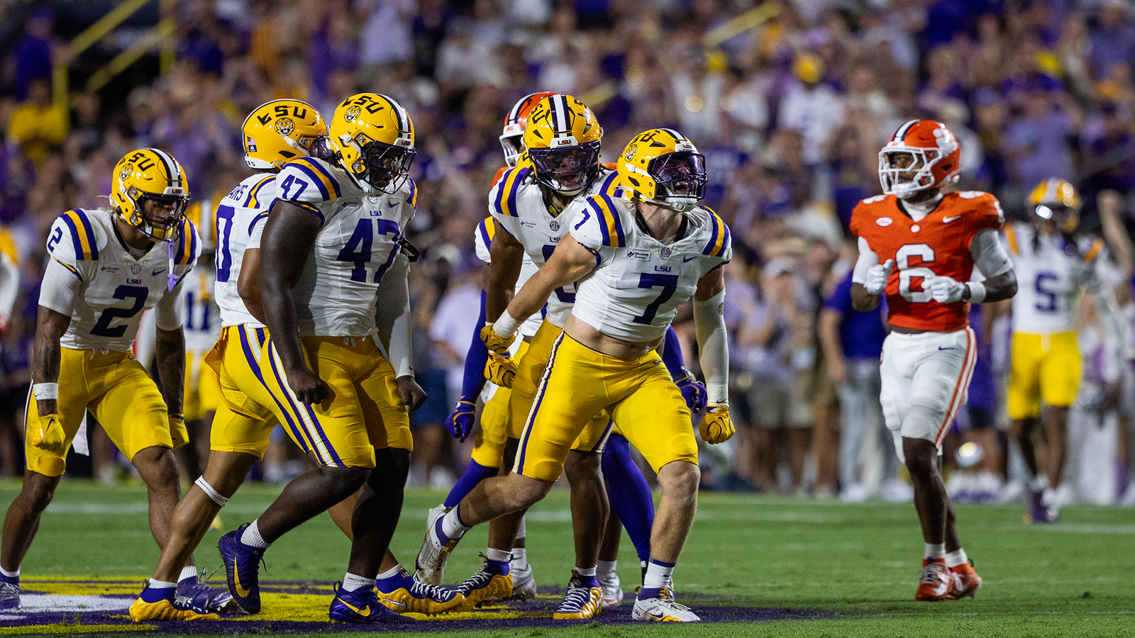 College Football Rankings: LSU Poised for Rise After Dominant Victory, Oregon's No. 2 Position in Question