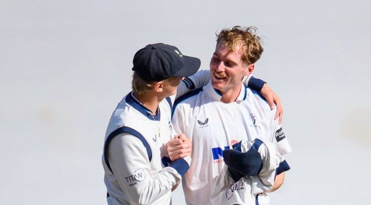 Ben Cliff's Stunning 8-76 Leads Yorkshire to Victory Over Somerset