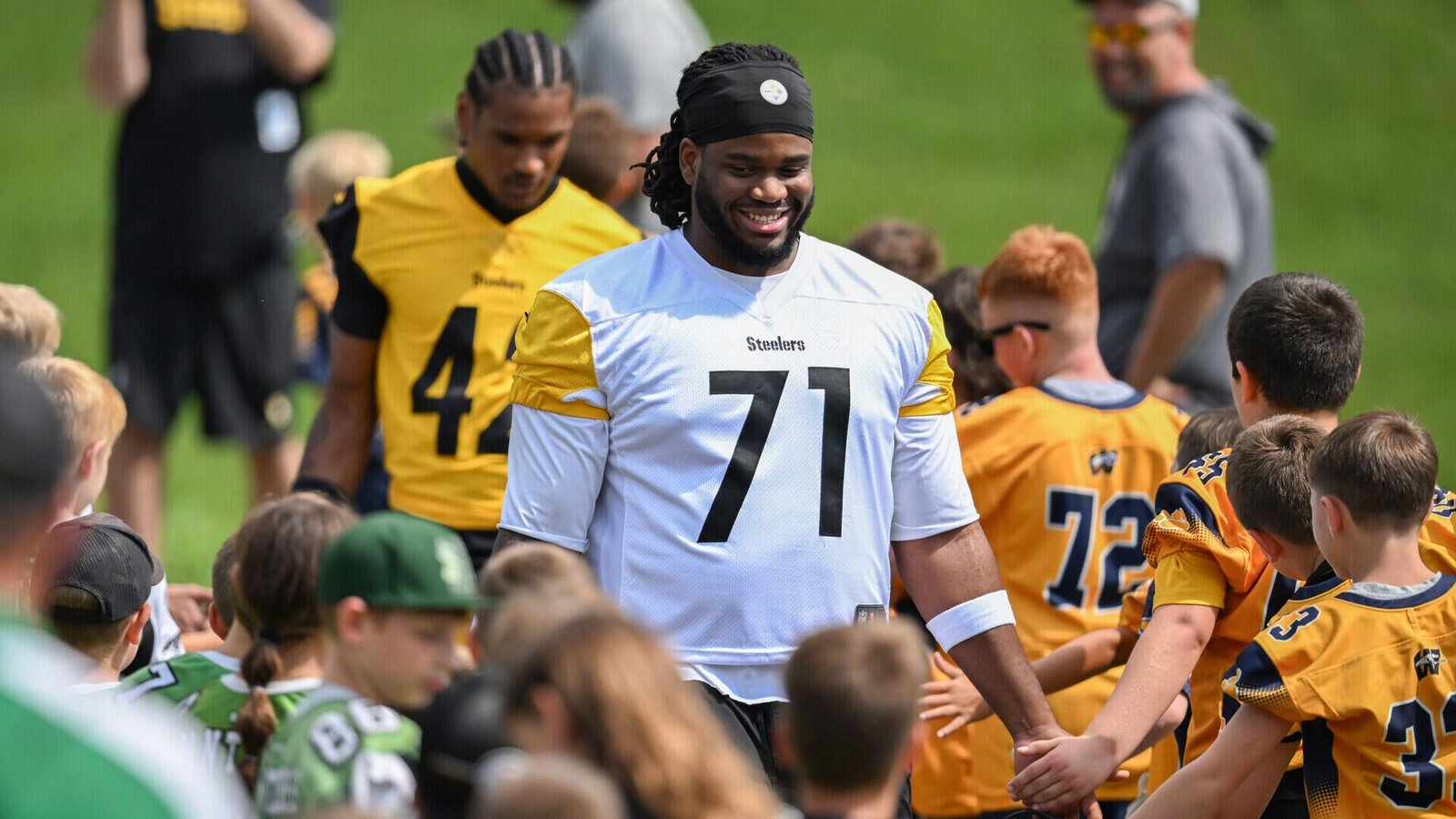 Steelers Rookie Max Iheanachor Victimized in Home Invasion Theft
