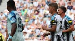 Newcastle change shirts during first half of friendly