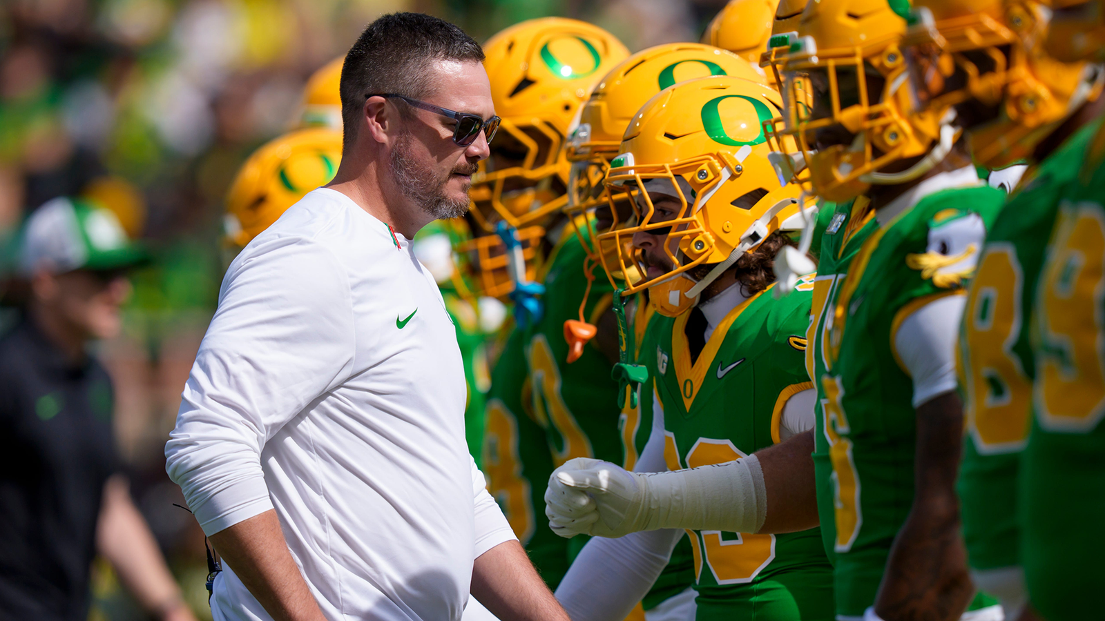 Oregon Ducks Overcome Boise State in Season Opener, Highlighting Areas for Improvement