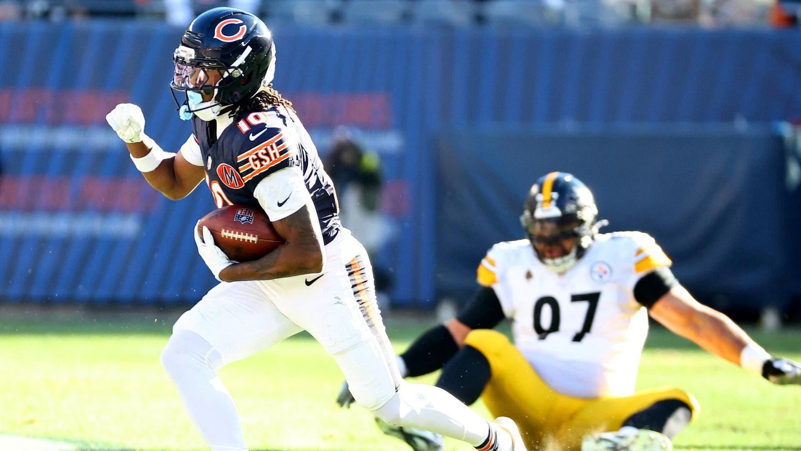 2026 Fantasy Football Draft Guide: Expert Rankings and Strategies Released