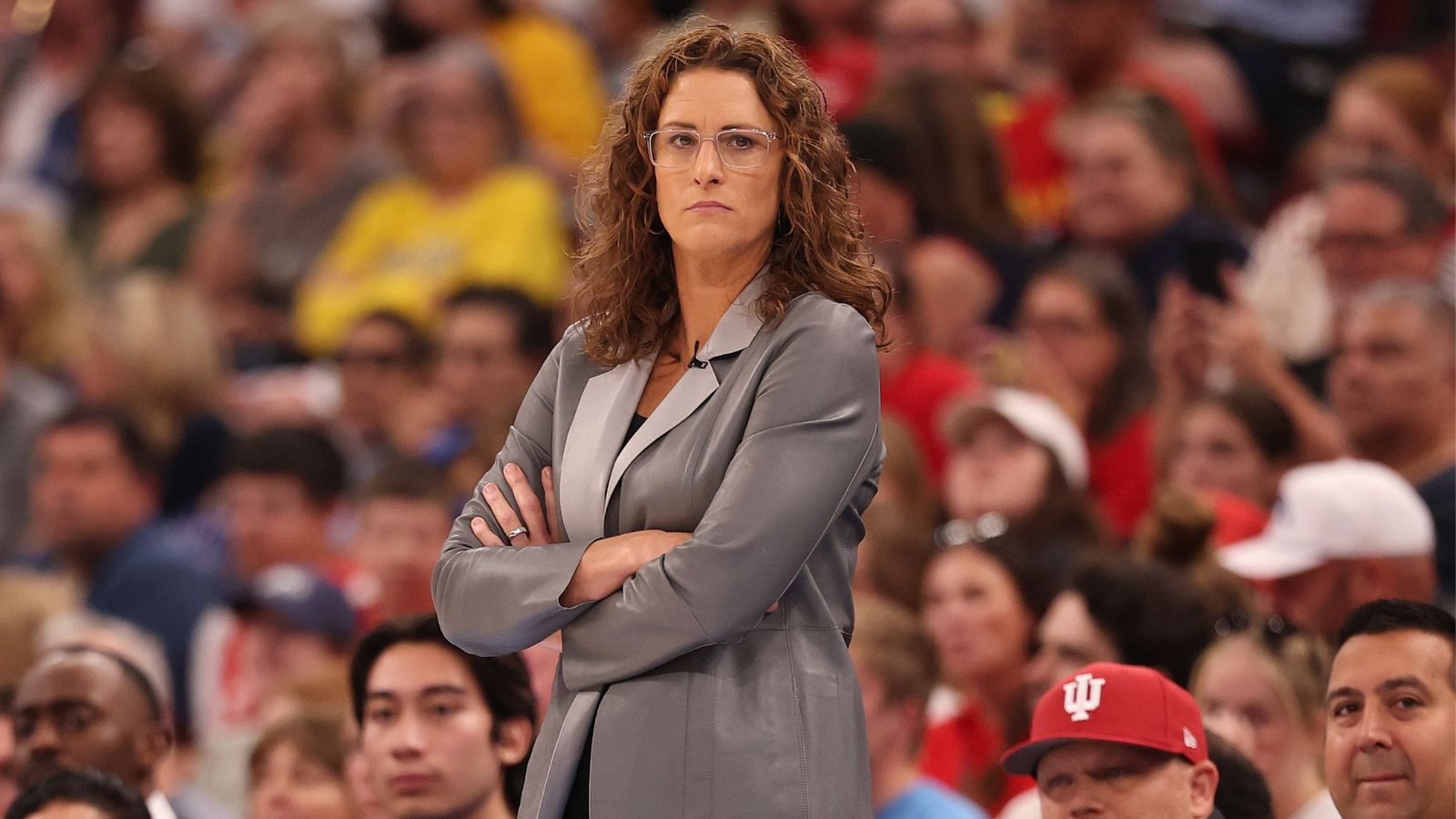 Fever Coach Stephanie White Defends Herself Against Critics with Support from Caitlin Clark and Sophie Cunningham