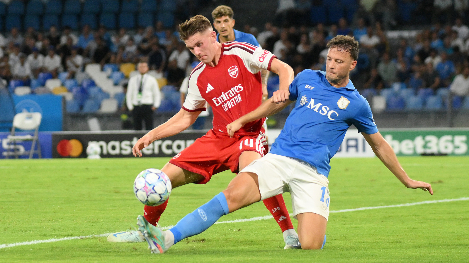 Arsenal Secures Narrow Victory Over Napoli Despite Viktor Gyokeres' Struggles