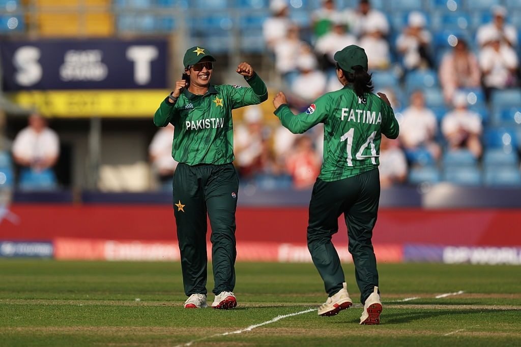 Nashra Sandhu's Historic Bowling Performance Leads Pakistan to Asia Cup Semifinal