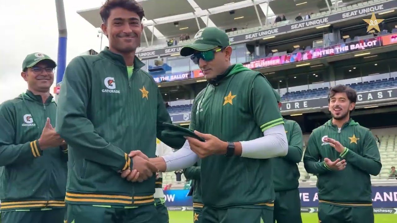 Saud Shakeel, Babar Azam and Mohammad Abbas hand out Test caps to the debutant trio 💫