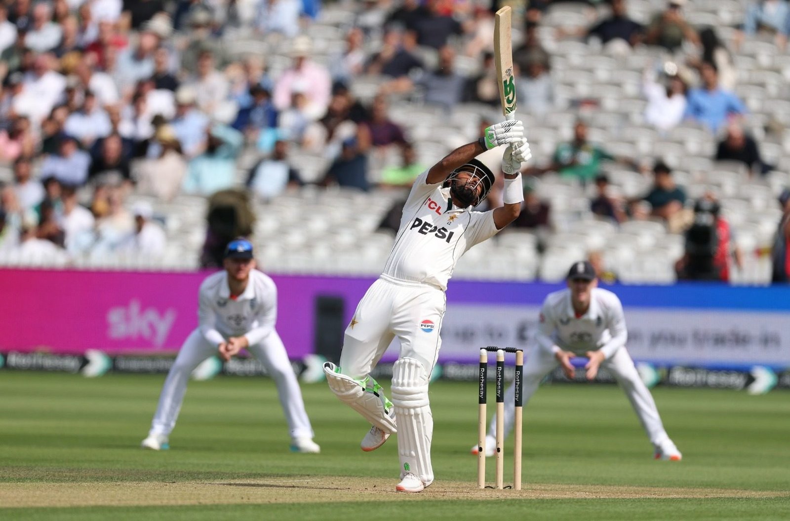 Pakistan's Struggles Highlight Lack of Fight in Test Series Against England