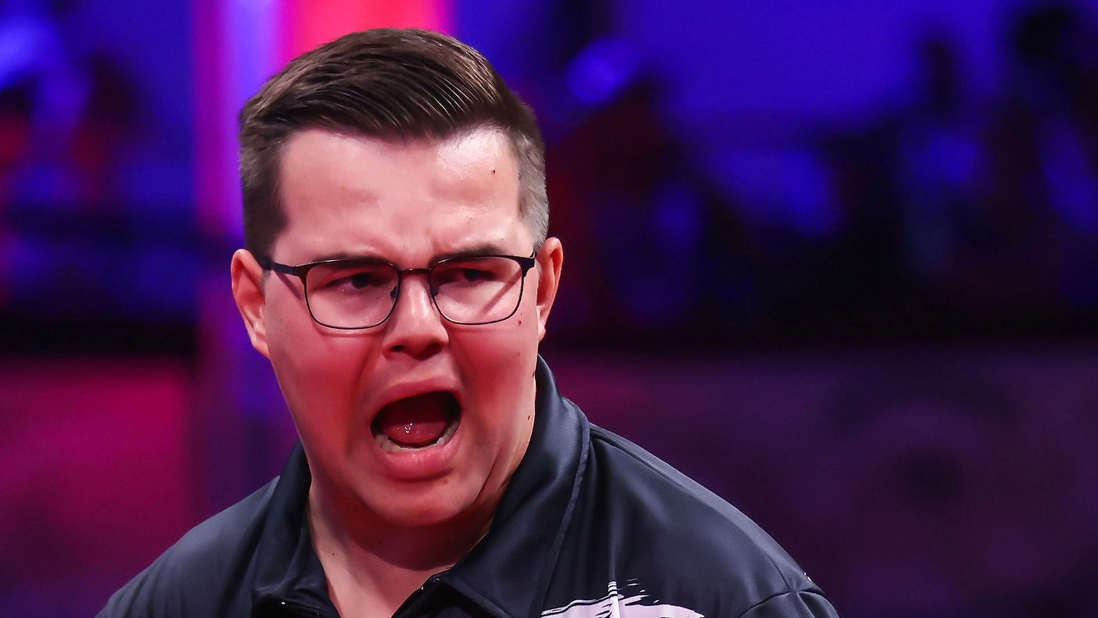 Gian van Veen Seeks Assistance for Stranded Luggage Ahead of New Zealand Darts Masters